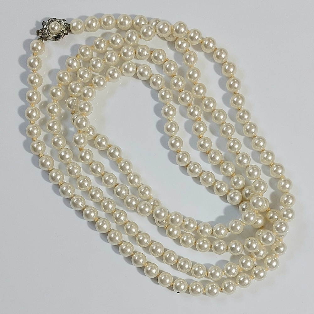 27 Inch Vintage Strand of Pearl Necklace